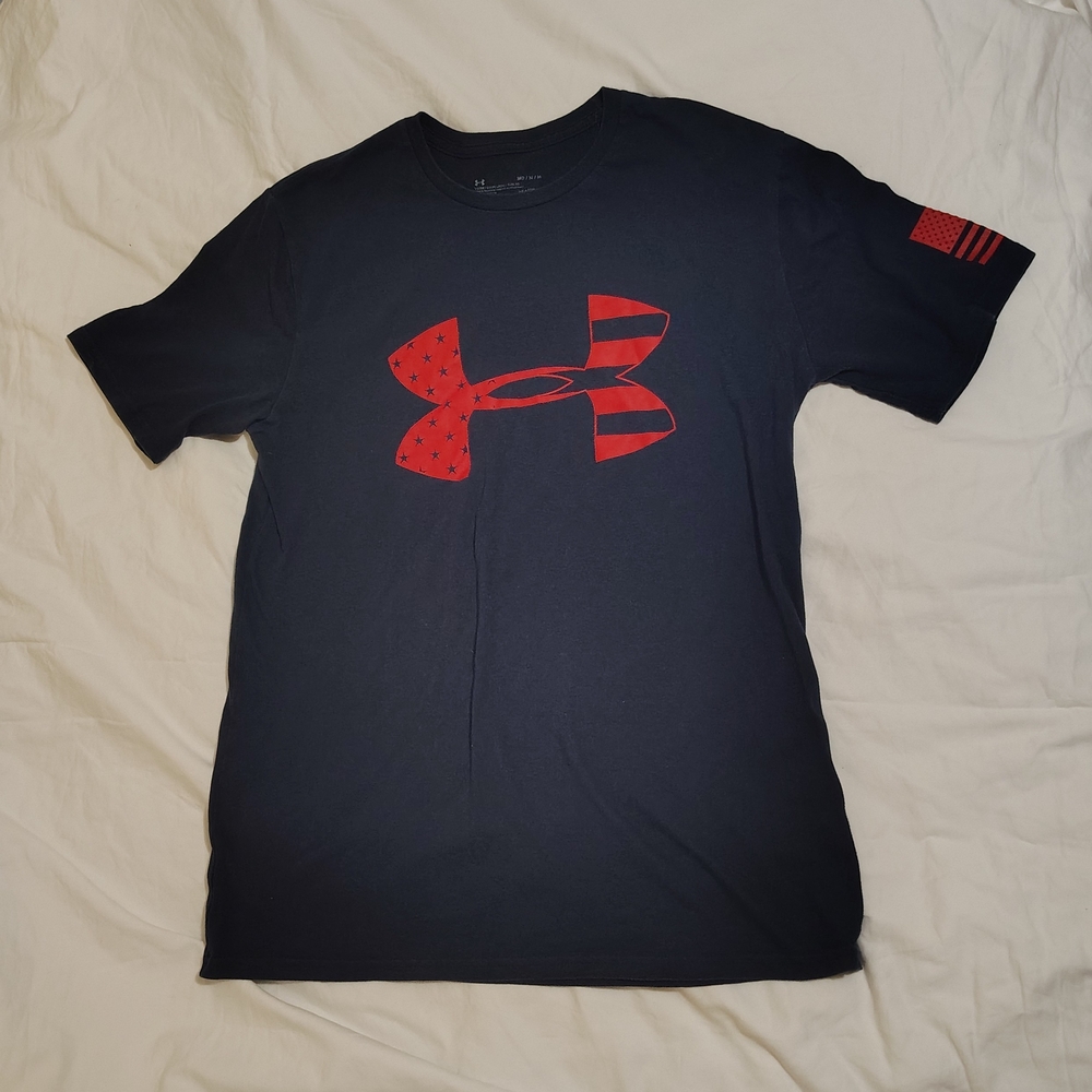 Under Armour Men's Navy T-Shirt with Red Graphic